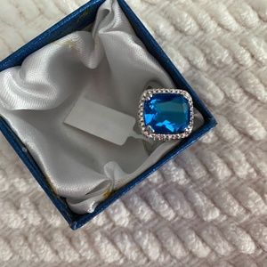 Ladies Ring: Simulated Blue Sapphire